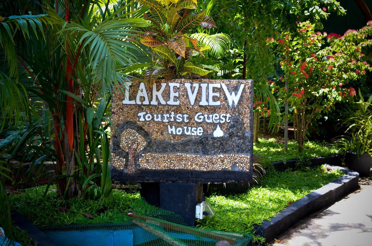 Lake View The Tourist Guest House Anuradhapura Esterno foto